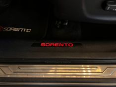 KIA SORENTO 3.5 S.658 V6 4X4 24V 2012/2013 AUTOGRIF MOTORS CAMPO BOM / Carros no Vale