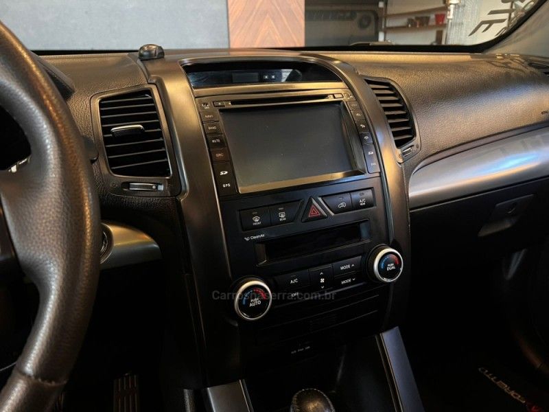 KIA SORENTO 3.5 S.658 V6 4X4 24V 2012/2013 AUTOGRIF MOTORS CAMPO BOM / Carros no Vale