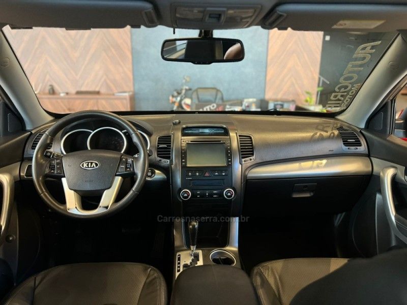 KIA SORENTO 3.5 S.658 V6 4X4 24V 2012/2013 AUTOGRIF MOTORS CAMPO BOM / Carros no Vale