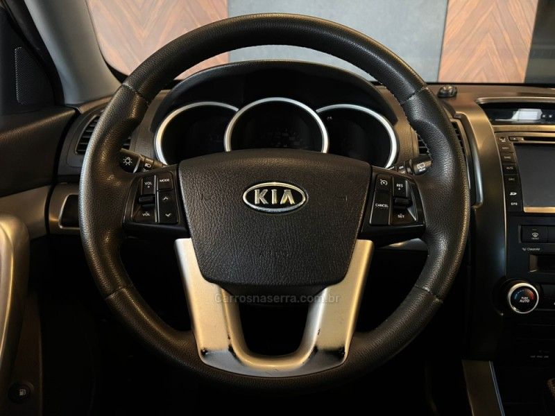 KIA SORENTO 3.5 S.658 V6 4X4 24V 2012/2013 AUTOGRIF MOTORS CAMPO BOM / Carros no Vale
