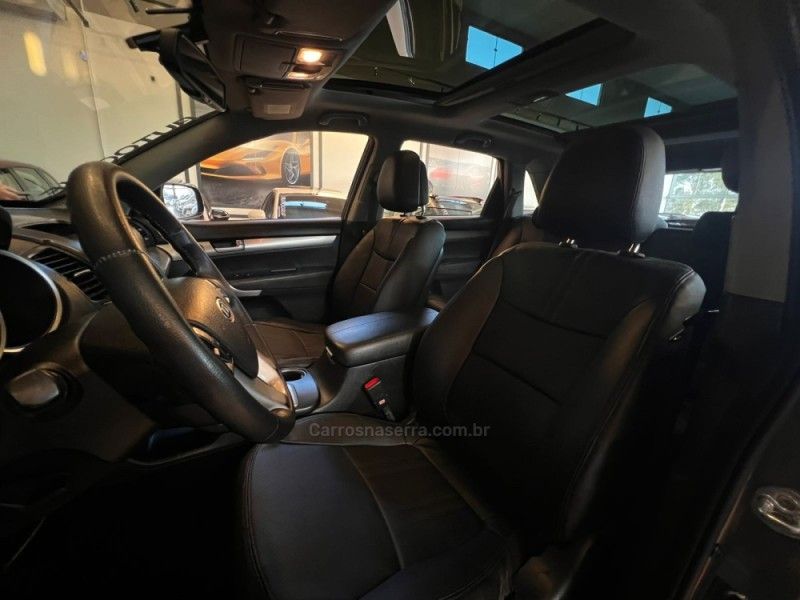 KIA SORENTO 3.5 S.658 V6 4X4 24V 2012/2013 AUTOGRIF MOTORS CAMPO BOM / Carros no Vale