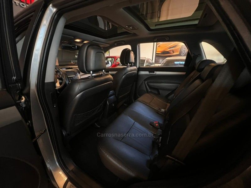 KIA SORENTO 3.5 S.658 V6 4X4 24V 2012/2013 AUTOGRIF MOTORS CAMPO BOM / Carros no Vale