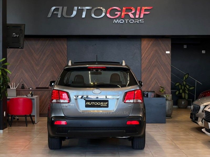 KIA SORENTO 3.5 S.658 V6 4X4 24V 2012/2013 AUTOGRIF MOTORS CAMPO BOM / Carros no Vale
