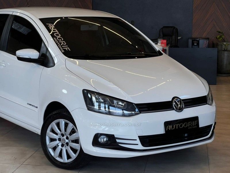 VOLKSWAGEN FOX 1.0 MI COMFORTLINE 8V 2015/2015 AUTOGRIF MOTORS CAMPO BOM / Carros no Vale