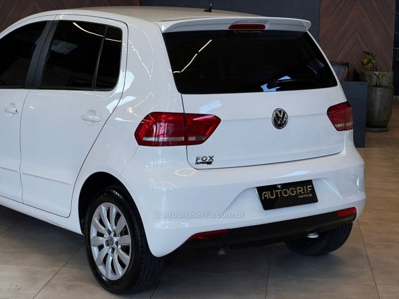 VOLKSWAGEN FOX 1.0 MI COMFORTLINE 8V 2015/2015 AUTOGRIF MOTORS CAMPO BOM / Carros no Vale