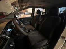 VOLKSWAGEN FOX 1.0 MI COMFORTLINE 8V 2015/2015 AUTOGRIF MOTORS CAMPO BOM / Carros no Vale