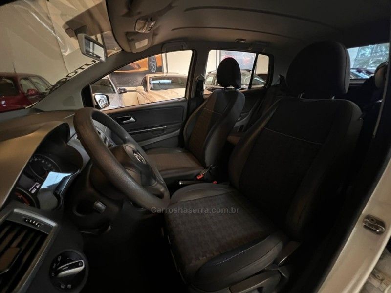 VOLKSWAGEN FOX 1.0 MI COMFORTLINE 8V 2015/2015 AUTOGRIF MOTORS CAMPO BOM / Carros no Vale