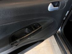 VOLKSWAGEN VOYAGE 1.6 MSI TOTALFLEX 8V 2018/2019 AUTOGRIF MOTORS CAMPO BOM / Carros no Vale