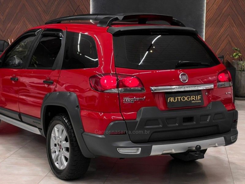 FIAT PALIO 1.8 MPI ADVENTURE LOCKER WEEKEND 8V 2015/2015 AUTOGRIF MOTORS CAMPO BOM / Carros no Vale