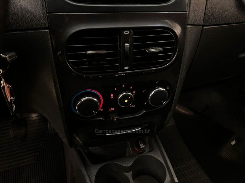 FIAT PALIO 1.8 MPI ADVENTURE LOCKER WEEKEND 8V 2015/2015 AUTOGRIF MOTORS CAMPO BOM / Carros no Vale
