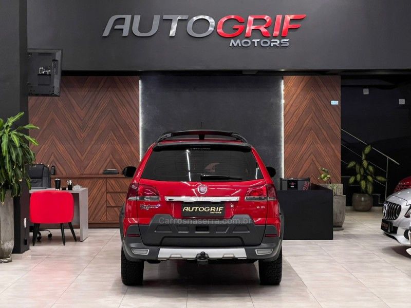 FIAT PALIO 1.8 MPI ADVENTURE LOCKER WEEKEND 8V 2015/2015 AUTOGRIF MOTORS CAMPO BOM / Carros no Vale