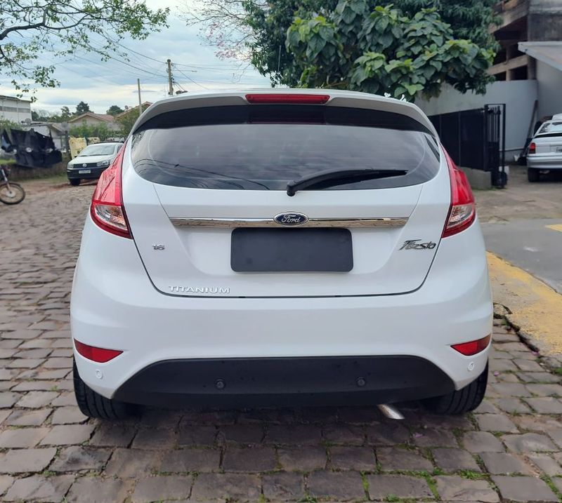 Ford Fiesta TIT./TIT.Plus 1.6 16V 2016/2016 RENNER AUTOMÓVEIS LAJEADO / Carros no Vale