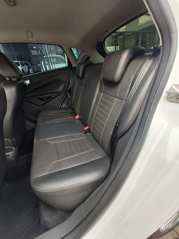 Ford Fiesta TIT./TIT.Plus 1.6 16V 2016/2016 RENNER AUTOMÓVEIS LAJEADO / Carros no Vale