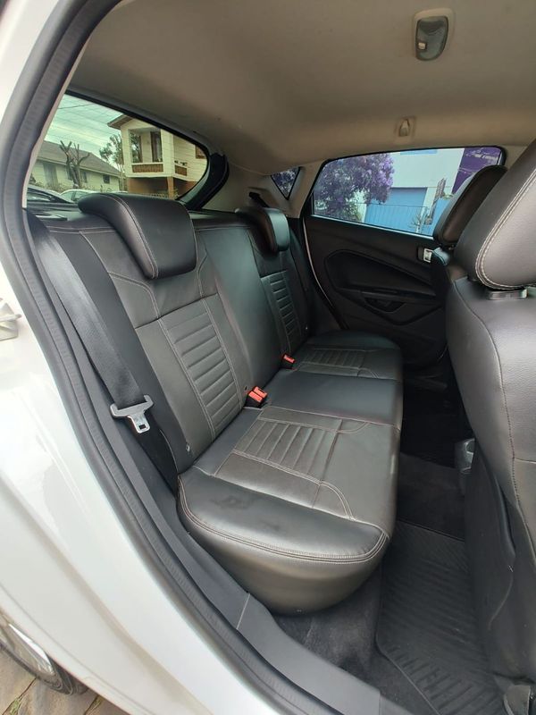 Ford Fiesta TIT./TIT.Plus 1.6 16V 2016/2016 RENNER AUTOMÓVEIS LAJEADO / Carros no Vale