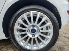 Ford Fiesta TIT./TIT.Plus 1.6 16V 2016/2016 RENNER AUTOMÓVEIS LAJEADO / Carros no Vale