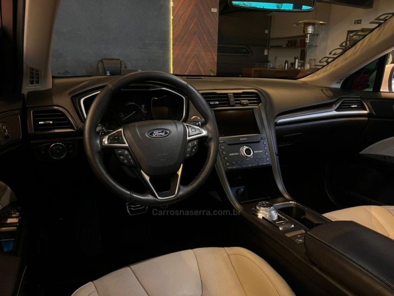 FORD FUSION 2.0 TITANIUM GTDI ECOBOOST AWD 2018/2018 AUTOGRIF MOTORS CAMPO BOM / Carros no Vale