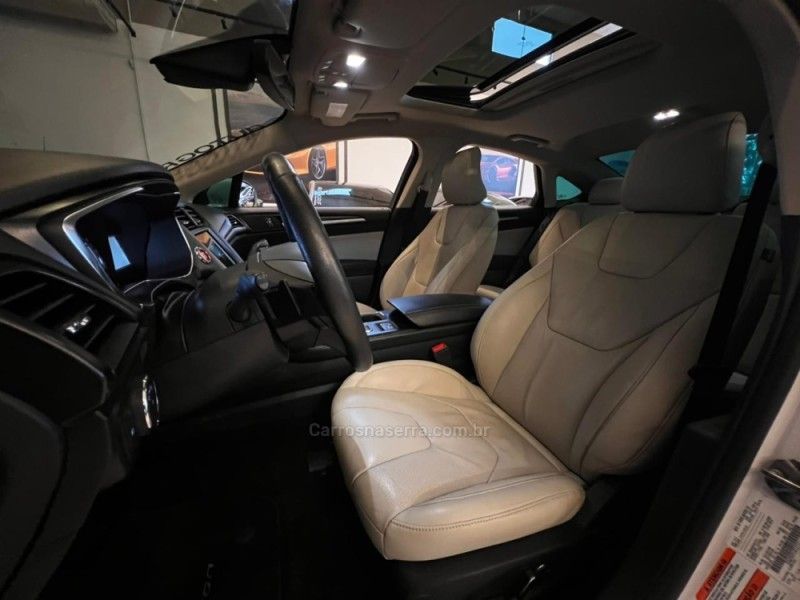 FORD FUSION 2.0 TITANIUM GTDI ECOBOOST AWD 2018/2018 AUTOGRIF MOTORS CAMPO BOM / Carros no Vale