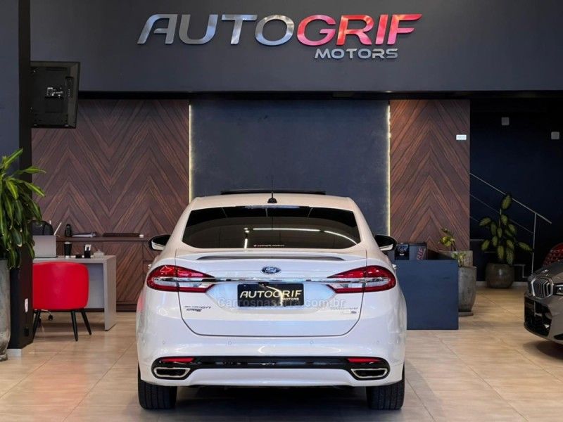 FORD FUSION 2.0 TITANIUM GTDI ECOBOOST AWD 2018/2018 AUTOGRIF MOTORS CAMPO BOM / Carros no Vale