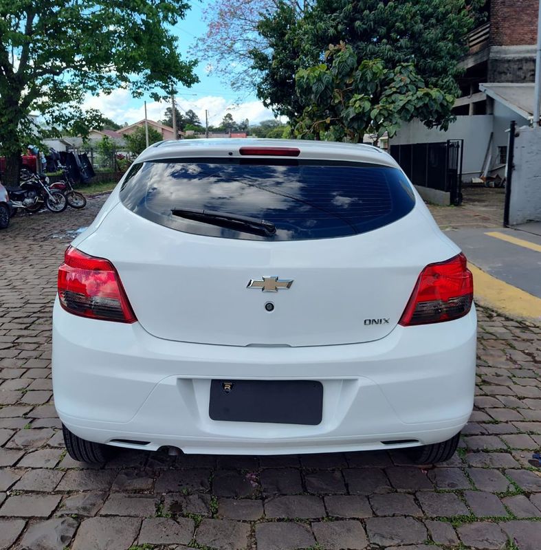 CHEVROLET ONIX HATCH LS 1.0 8V FlexPower Mec. 2016/2016 RENNER AUTOMÓVEIS LAJEADO / Carros no Vale
