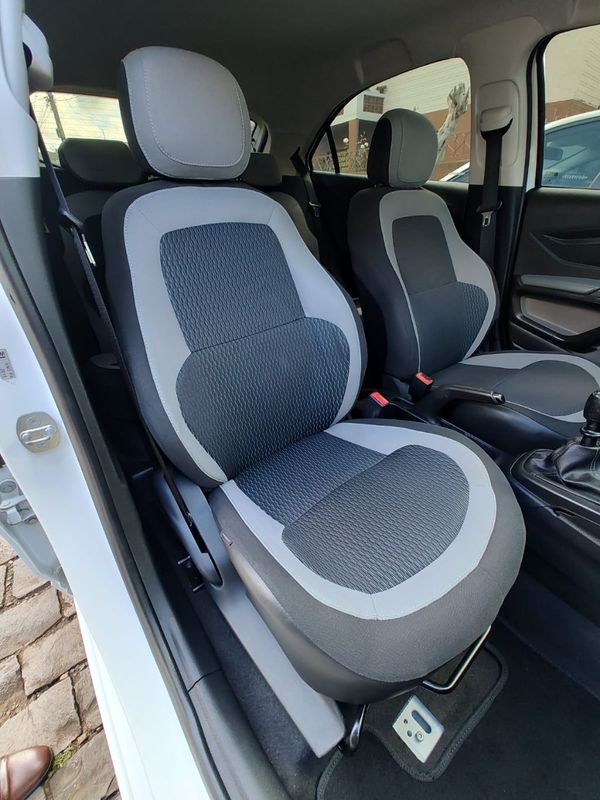 CHEVROLET ONIX HATCH LS 1.0 8V FlexPower Mec. 2016/2016 RENNER AUTOMÓVEIS LAJEADO / Carros no Vale