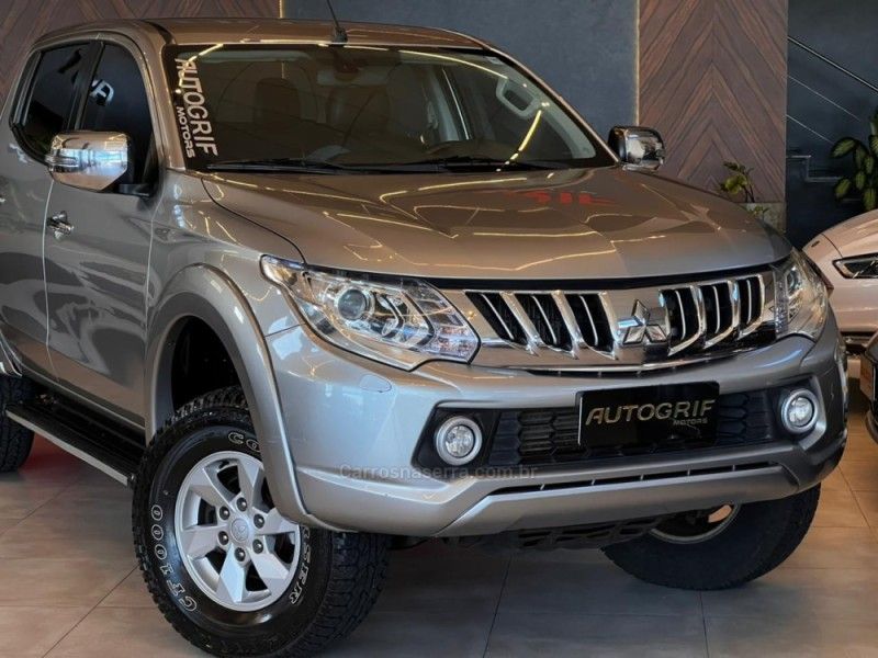 MITSUBISHI L200 TRITON 2.4 16V TURBO SPORT HPE CD 4X4 2017/2017 AUTOGRIF MOTORS CAMPO BOM / Carros no Vale