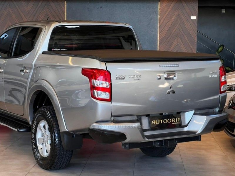 MITSUBISHI L200 TRITON 2.4 16V TURBO SPORT HPE CD 4X4 2017/2017 AUTOGRIF MOTORS CAMPO BOM / Carros no Vale