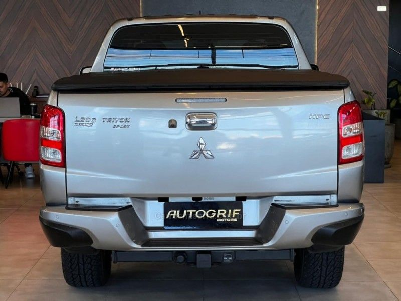 MITSUBISHI L200 TRITON 2.4 16V TURBO SPORT HPE CD 4X4 2017/2017 AUTOGRIF MOTORS CAMPO BOM / Carros no Vale