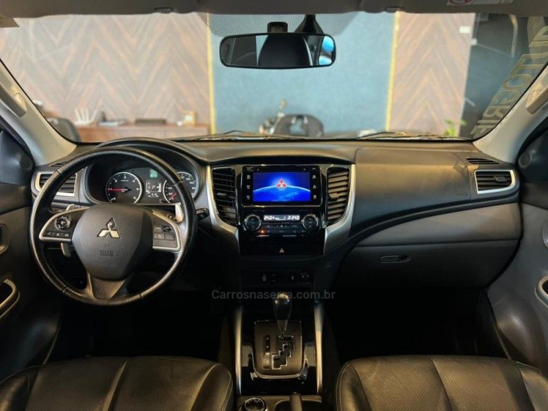 MITSUBISHI L200 TRITON 2.4 16V TURBO SPORT HPE CD 4X4 2017/2017 AUTOGRIF MOTORS CAMPO BOM / Carros no Vale