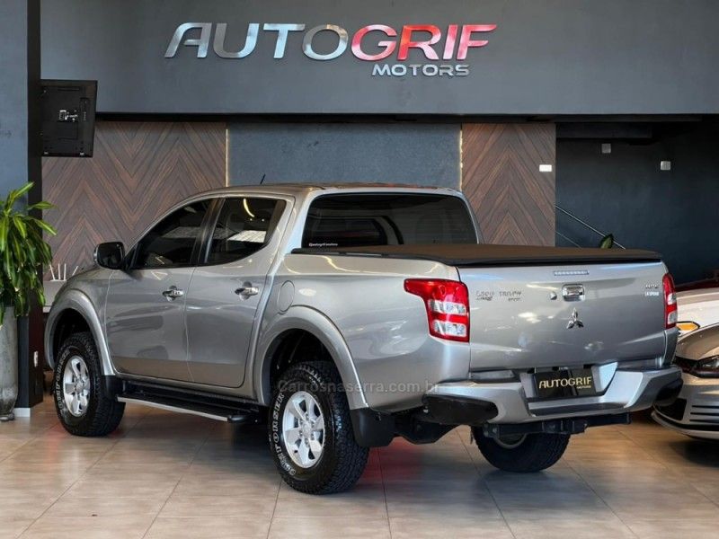 MITSUBISHI L200 TRITON 2.4 16V TURBO SPORT HPE CD 4X4 2017/2017 AUTOGRIF MOTORS CAMPO BOM / Carros no Vale
