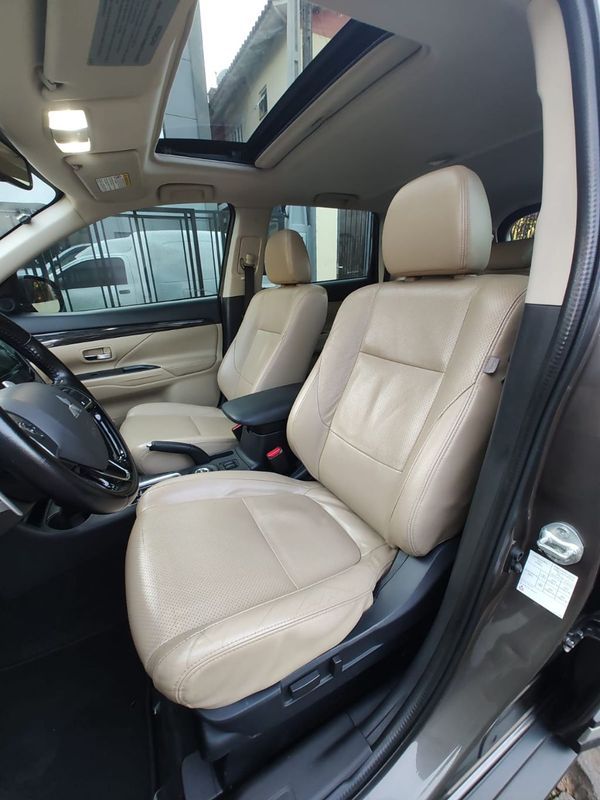 Mitsubishi OUTLANDER 3.0/ GT V6 2015/2016 RENNER AUTOMÓVEIS LAJEADO / Carros no Vale