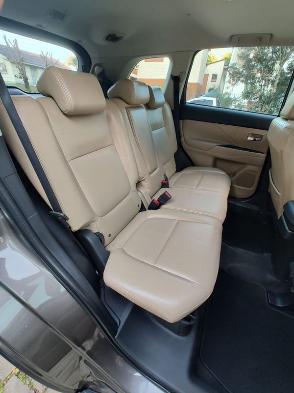 Mitsubishi OUTLANDER 3.0/ GT V6 2015/2016 RENNER AUTOMÓVEIS LAJEADO / Carros no Vale