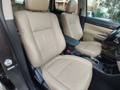 Mitsubishi OUTLANDER 3.0/ GT V6 2015/2016 RENNER AUTOMÓVEIS LAJEADO / Carros no Vale