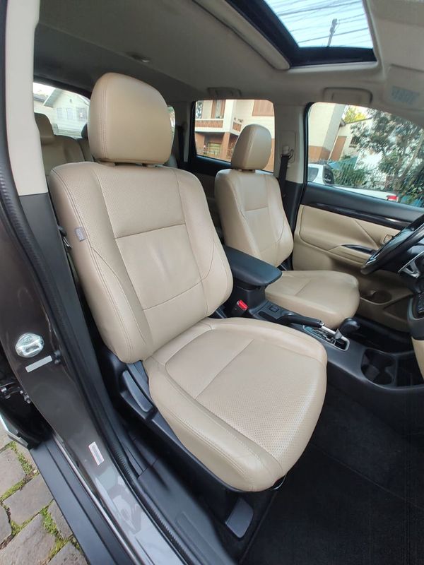 Mitsubishi OUTLANDER 3.0/ GT V6 2015/2016 RENNER AUTOMÓVEIS LAJEADO / Carros no Vale