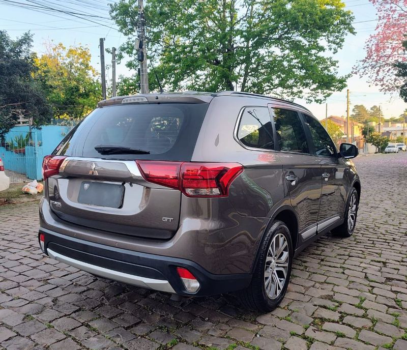 Mitsubishi OUTLANDER 3.0/ GT V6 2015/2016 RENNER AUTOMÓVEIS LAJEADO / Carros no Vale