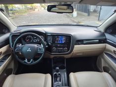 Mitsubishi OUTLANDER 3.0/ GT V6 2015/2016 RENNER AUTOMÓVEIS LAJEADO / Carros no Vale