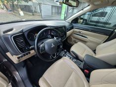 Mitsubishi OUTLANDER 3.0/ GT V6 2015/2016 RENNER AUTOMÓVEIS LAJEADO / Carros no Vale