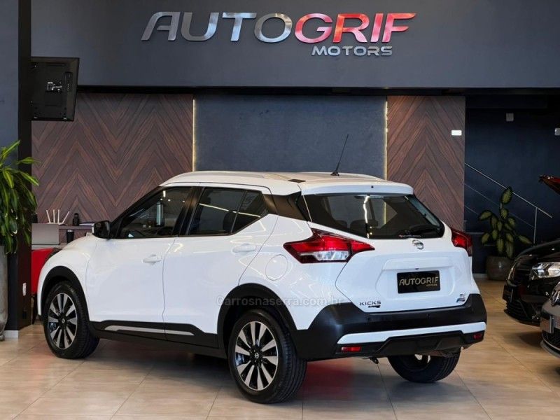 NISSAN KICKS 1.6 16V SV XTRONIC 2018/2018 AUTOGRIF MOTORS CAMPO BOM / Carros no Vale