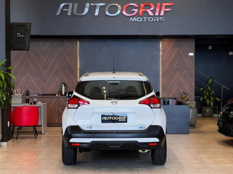 NISSAN KICKS 1.6 16V SV XTRONIC 2018/2018 AUTOGRIF MOTORS CAMPO BOM / Carros no Vale