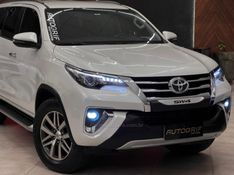TOYOTA HILUX SW4 2.8 SRX 4X4 7 LUGARES 16V TURBO INTERCOOLER 2020/2020 AUTOGRIF MOTORS CAMPO BOM / Carros no Vale