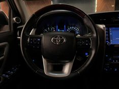TOYOTA HILUX SW4 2.8 SRX 4X4 7 LUGARES 16V TURBO INTERCOOLER 2020/2020 AUTOGRIF MOTORS CAMPO BOM / Carros no Vale