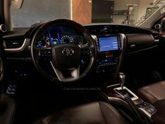 TOYOTA HILUX SW4 2.8 SRX 4X4 7 LUGARES 16V TURBO INTERCOOLER 2020/2020 AUTOGRIF MOTORS CAMPO BOM / Carros no Vale