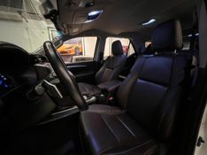 TOYOTA HILUX SW4 2.8 SRX 4X4 7 LUGARES 16V TURBO INTERCOOLER 2020/2020 AUTOGRIF MOTORS CAMPO BOM / Carros no Vale