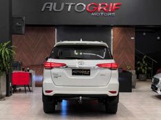 TOYOTA HILUX SW4 2.8 SRX 4X4 7 LUGARES 16V TURBO INTERCOOLER 2020/2020 AUTOGRIF MOTORS CAMPO BOM / Carros no Vale