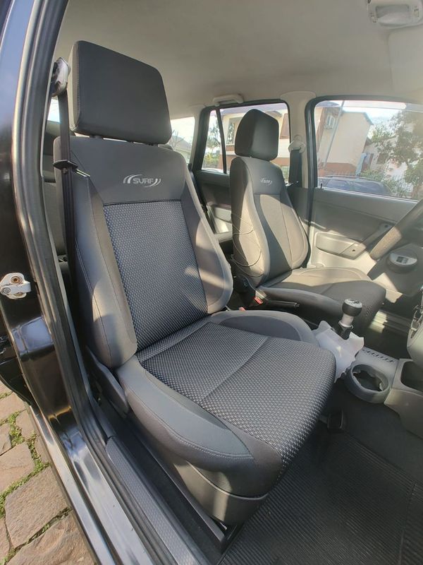 VOLKSWAGEN Parati SURF 1.6 Mi Total 2010/2011 RENNER AUTOMÓVEIS LAJEADO / Carros no Vale