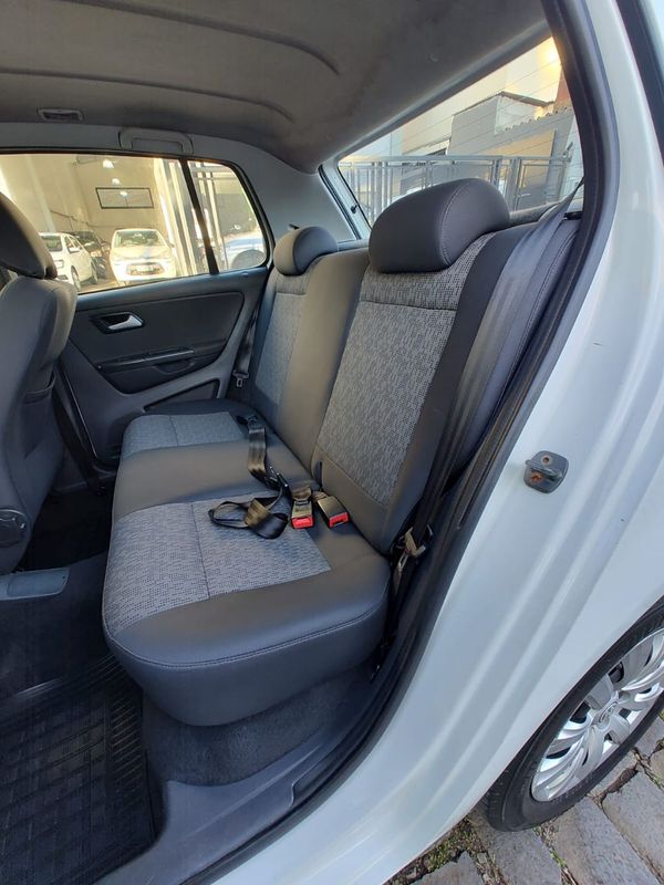 VOLKSWAGEN Fox 1.0 Mi Total 8V 2013/2014 RENNER AUTOMÓVEIS LAJEADO / Carros no Vale