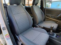 VOLKSWAGEN Fox 1.0 Mi Total 8V 2013/2014 RENNER AUTOMÓVEIS LAJEADO / Carros no Vale