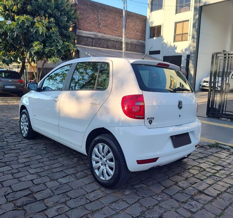 VOLKSWAGEN Fox 1.0 Mi Total 8V 2013/2014 RENNER AUTOMÓVEIS LAJEADO / Carros no Vale