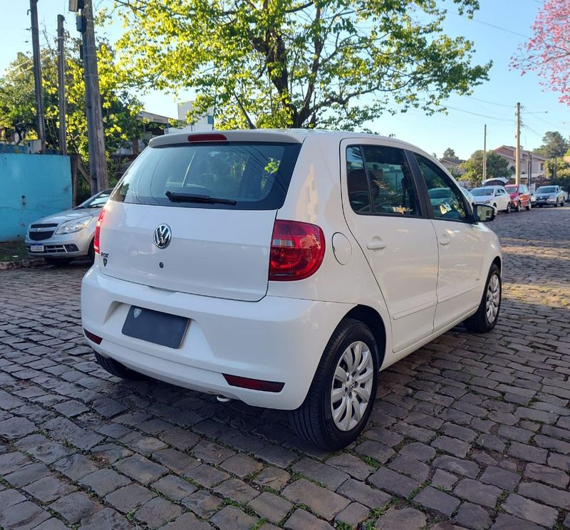 VOLKSWAGEN Fox 1.0 Mi Total 8V 2013/2014 RENNER AUTOMÓVEIS LAJEADO / Carros no Vale