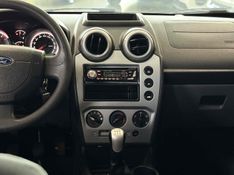 FORD FIESTA 1.0 ROCAM HATCH 8V 2013/2014 LEHMEN VEÍCULOS VENÂNCIO AIRES / Carros no Vale