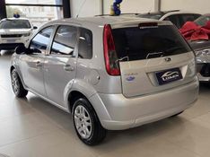 FORD FIESTA 1.0 ROCAM HATCH 8V 2013/2014 LEHMEN VEÍCULOS VENÂNCIO AIRES / Carros no Vale